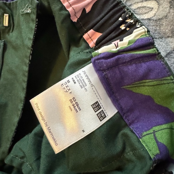 Uniqlo x Marimekko Green Wide-Leg Pants with Floral Cuffs - Picture 7 of 9